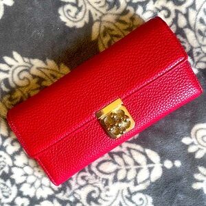 🍒Ruby Red Clutch